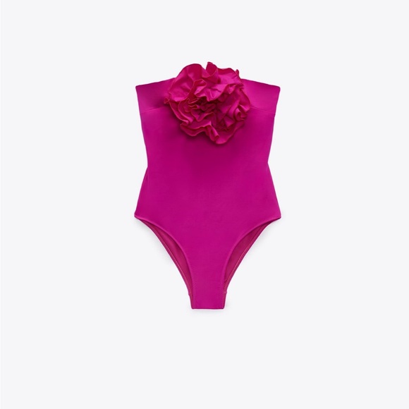 New without tag beautiful fushia one piece swimsuit - Picture 3 of 9